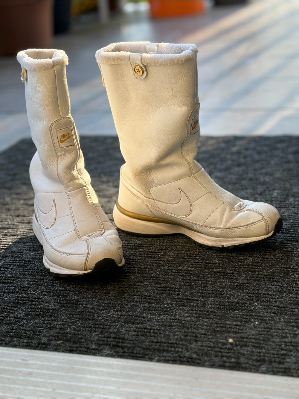 Nike White Women's Insulated Mid-Calf Winter Boots